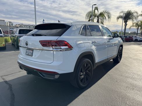 Used 2023 Volkswagen Atlas Cross Sport SE w/ Black Wheel Package image 8
