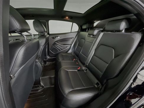 Used 2018 Mercedes-Benz GLA 250 4MATIC image 28