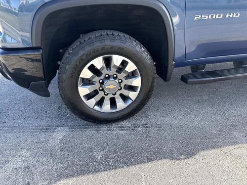 Used 2024 Chevrolet Silverado 2500 Custom w/ Custom Convenience Package image 9