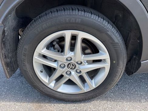 Used 2021 Toyota C-HR LE FWD image 13