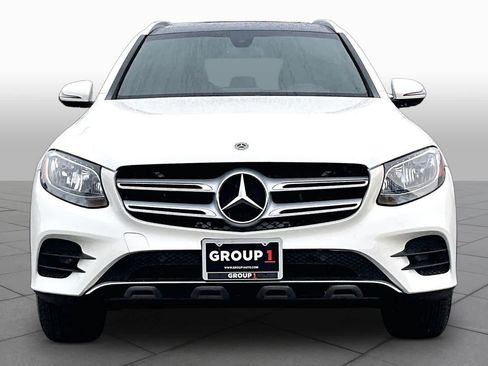Used 2017 Mercedes-Benz GLC 300 4MATIC image 4