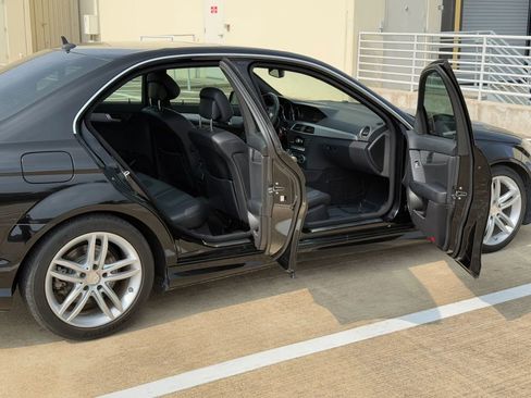 Used 2013 Mercedes-Benz C 250 Sedan image 17