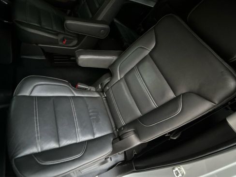 Used 2020 GMC Yukon XL Denali image 21