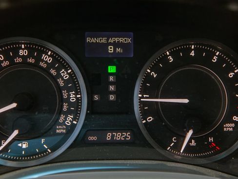 Used 2010 Lexus IS 250C RWD image 16