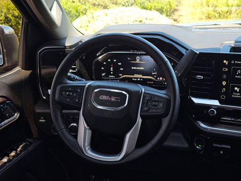 Used 2025 GMC Sierra 1500 SLT AWD/4WD image 22