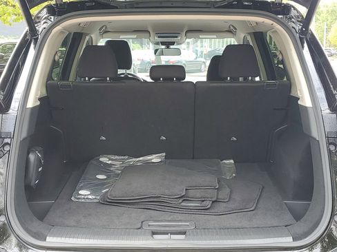 Used 2024 Nissan Rogue SV image 7