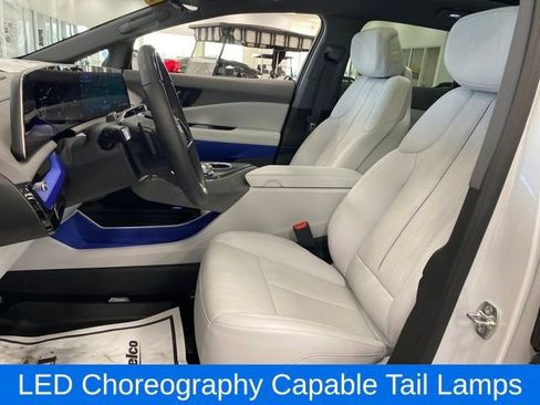 Used 2025 Cadillac Optiq Sport 2 w/ LPO, ONYX Package image 15