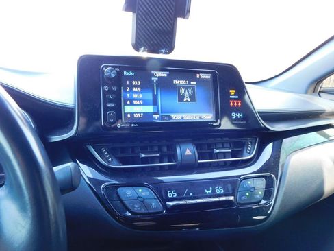 Used 2018 Toyota C-HR XLE image 9