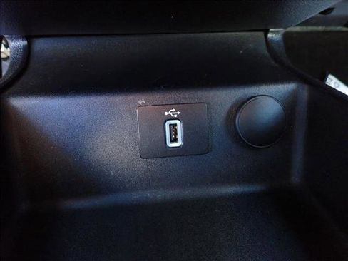 Used 2018 Ford Fusion Titanium image 19