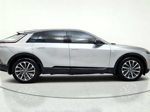Used 2024 Cadillac Lyriq Sport AWD/4WD image 10
