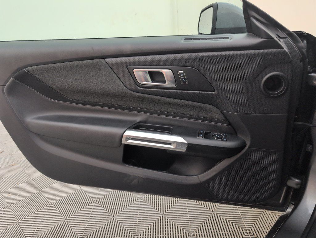 Used 2025 Ford Mustang Coupe RWD image 22