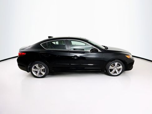 Used 2014 Acura ILX w/ Premium Package FWD image 2