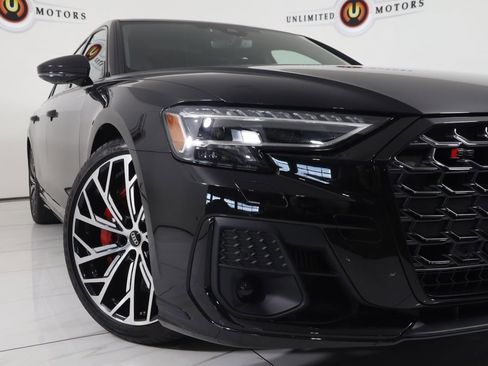 Used 2025 Audi S8 image 29