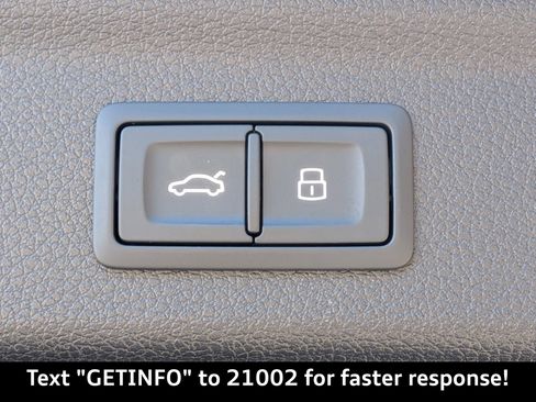 Used 2025 Audi Q3 2.0T Premium w/ Convenience Package image 17