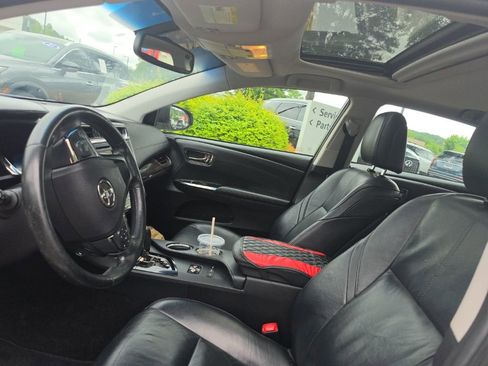 Used 2014 Toyota Avalon XLE Touring FWD image 4