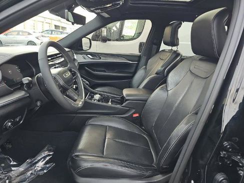 Used 2023 Jeep Grand Cherokee Overland w/ Luxury Tech Group IV AWD/4WD image 8