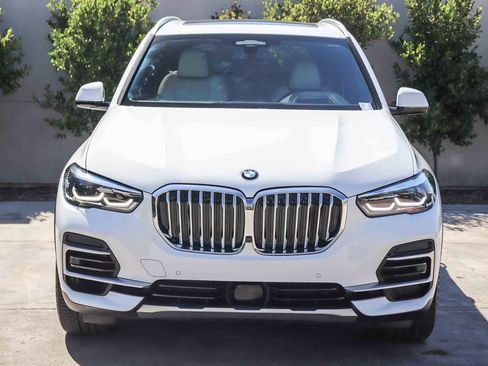 Used 2022 BMW X5 xDrive40i AWD/4WD image 2