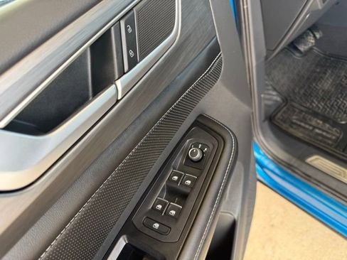 Used 2024 Volkswagen Atlas Cross Sport SE FWD image 14