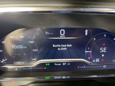 Used 2024 GMC Yukon AT4 AWD/4WD image 18