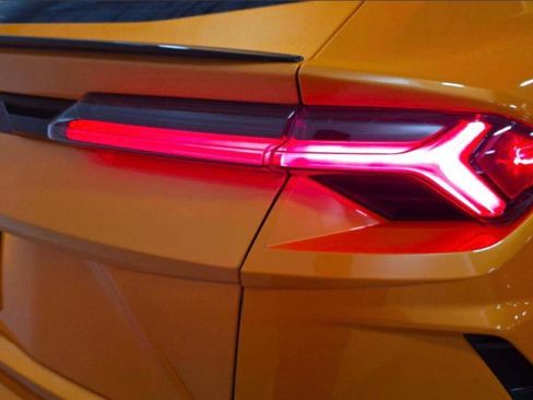 Used 2022 Lamborghini Urus image 8