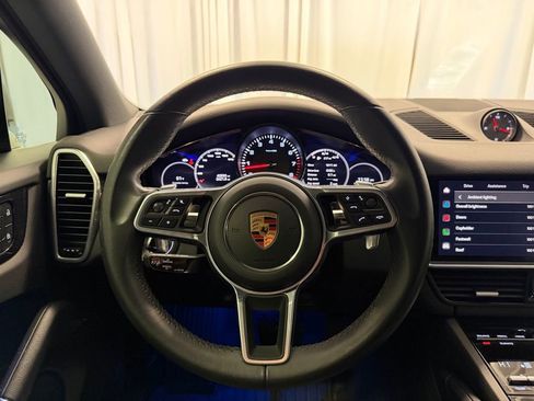 Certified 2023 Porsche Cayenne Platinum Edition AWD/4WD image 13