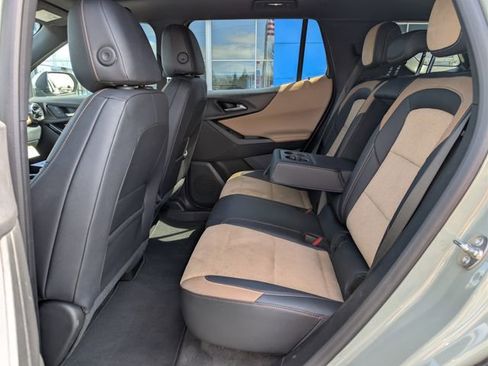 Used 2025 Chevrolet Equinox ACTIV w/ Safety and Technology Package image 15