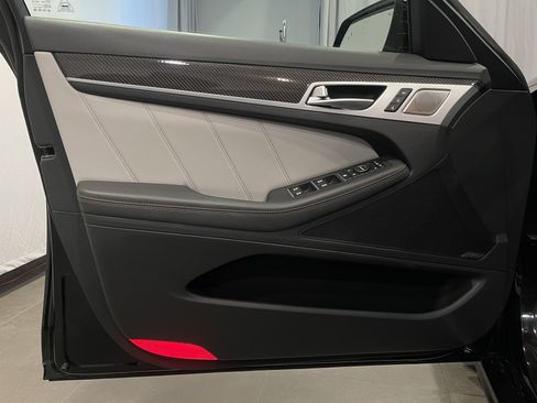 Used 2019 Genesis G80 3.3T Sport RWD image 12