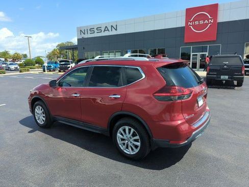 Certified 2019 Nissan Rogue SV FWD image 9