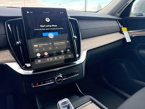 New 2026 Volvo XC90 B5 Core w/ Protection Package image 22