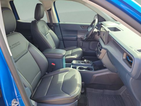 Used 2025 Ford Maverick Lobo image 6