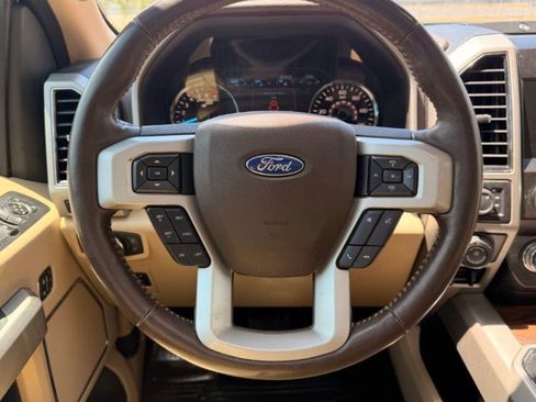 Used 2019 Ford F150 Lariat w/ Equipment Group 502A Luxury AWD/4WD image 18
