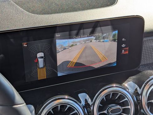 Used 2022 Mercedes-Benz EQB 350 4MATIC image 19