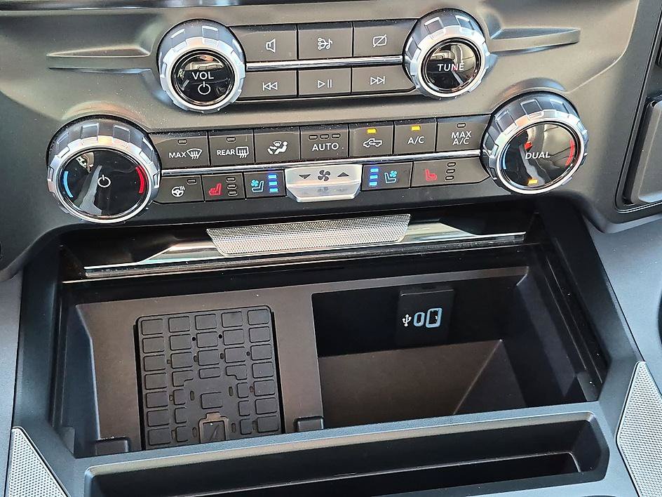 Used 2024 Ford F250 Lariat AWD/4WD image 25