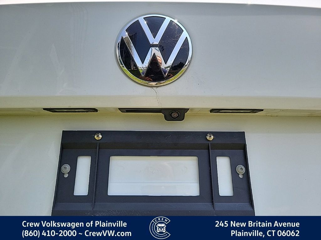 Certified 2023 Volkswagen Taos SE w/ Panoramic Sunroof Package AWD/4WD image 29