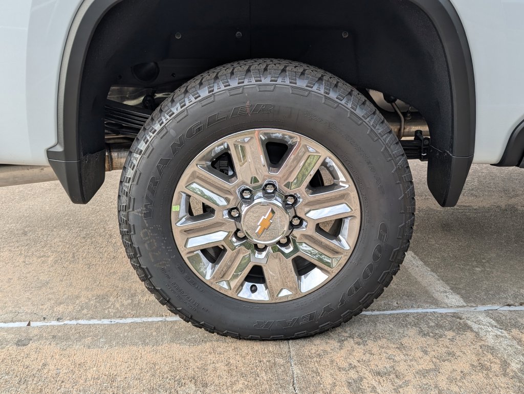 New 2026 Chevrolet Silverado 2500 High Country w/ High Country Premium Package AWD/4WD image 3