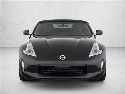 Used 2014 Nissan 370Z Touring w/ Navigation Package RWD image 2