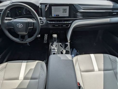 Used 2026 Toyota Camry SE w/ Convenience Package FWD image 11