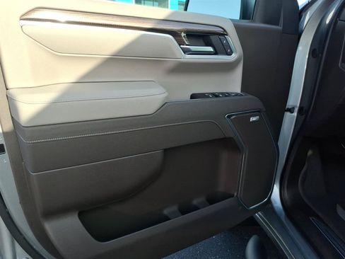 New 2026 Chevrolet Silverado 1500 RST w/ Redline Edition AWD/4WD image 13