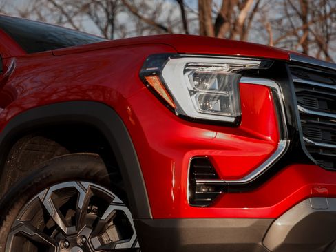 New 2026 GMC Terrain Elevation w/ Elevation Premium Package image 2