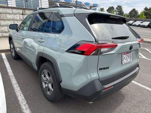 Used 2022 Toyota RAV4 XLE image 6
