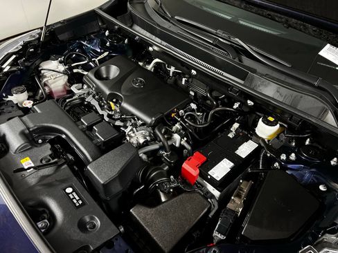 Used 2024 Toyota RAV4 XLE FWD image 11