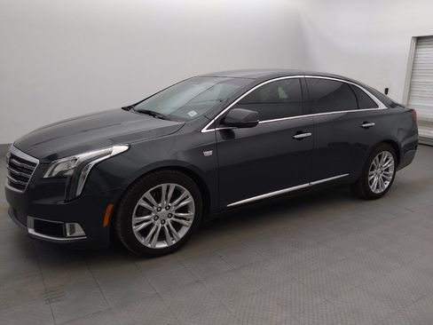 Used 2018 Cadillac XTS Luxury FWD image 2
