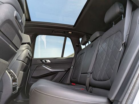 Used 2024 BMW X5 sDrive40i image 28