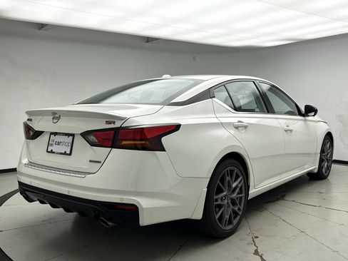 Used 2023 Nissan Altima 2.0 SR FWD image 5