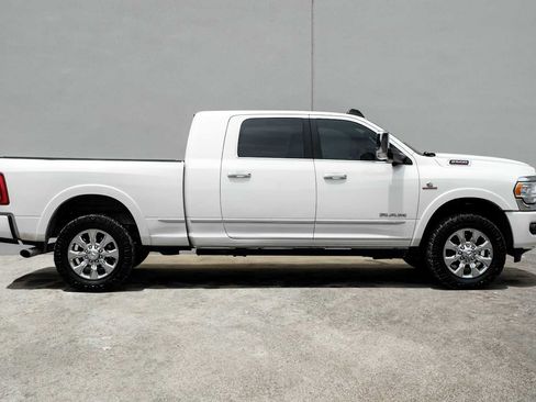 Used 2021 RAM 2500 Limited AWD/4WD image 9