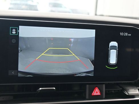 Used 2025 Kia Carnival image 18