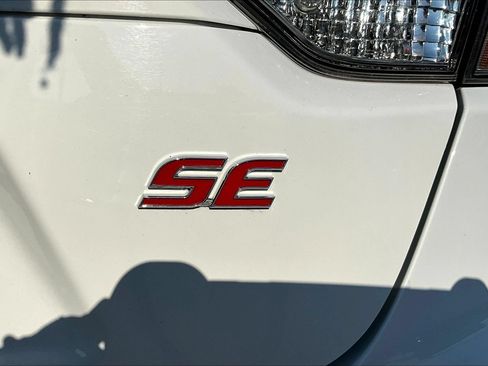 Used 2025 Toyota Corolla SE FWD image 27