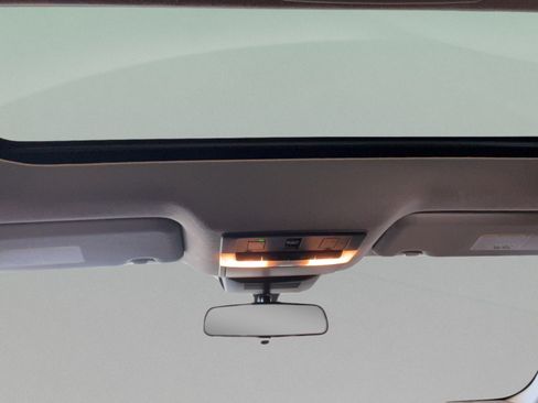Used 2024 Nissan Sentra SR w/ SR Premium Package FWD image 28