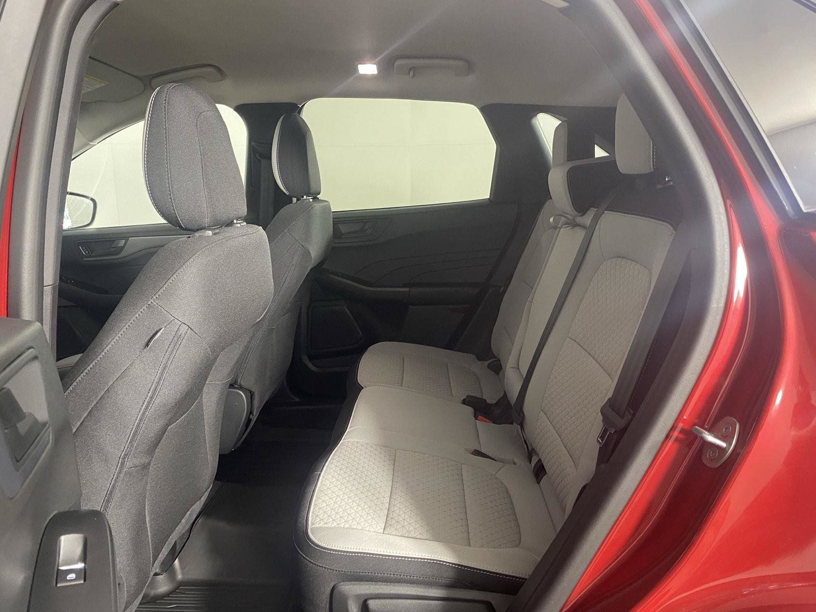 Used 2023 Ford Escape Active AWD/4WD image 26