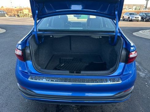 Used 2023 Volkswagen Jetta SE w/ Panoramic Sunroof Package image 16